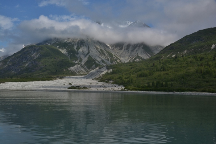 mountain scene on glacier bay